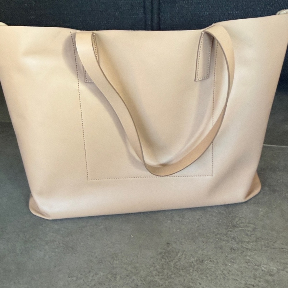 Everlane tan leather tote bag with Cuyana organizer insert - Picture 4 of 10